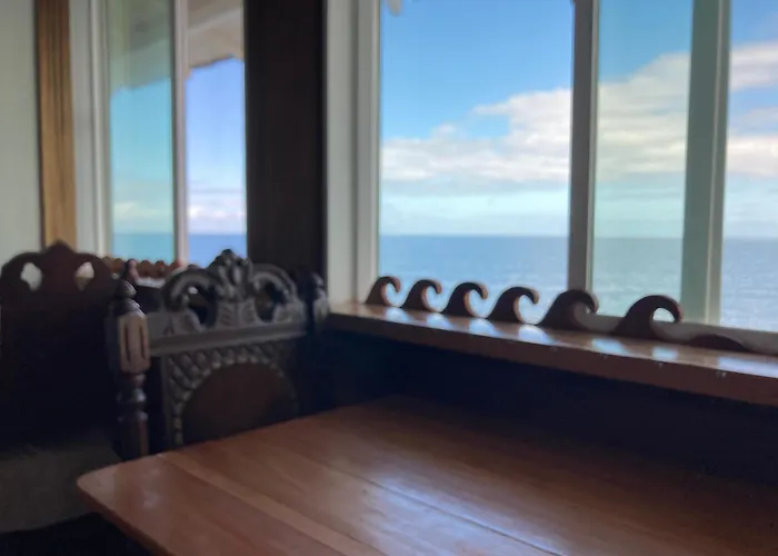 Hilo Bay Oceanfront Bed And Breakfast